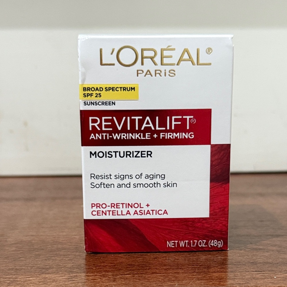 NWT L'Oreal Revitalift Moisturizer Anti-Wrinkle + Firming  1.7 OZ